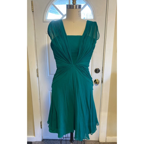 Tadashi Shoji Dresses & Skirts - Green silk Tadashi Shoji formal chiffon dress